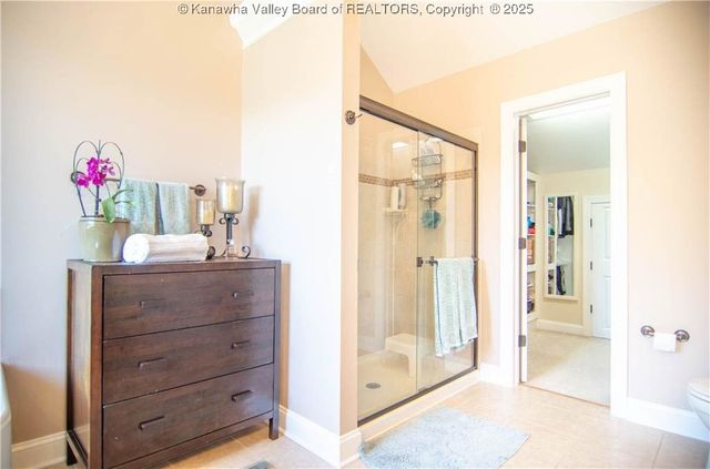 911 Suncrest Road, Charleston, WV 25303