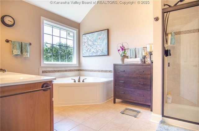 911 Suncrest Road, Charleston, WV 25303