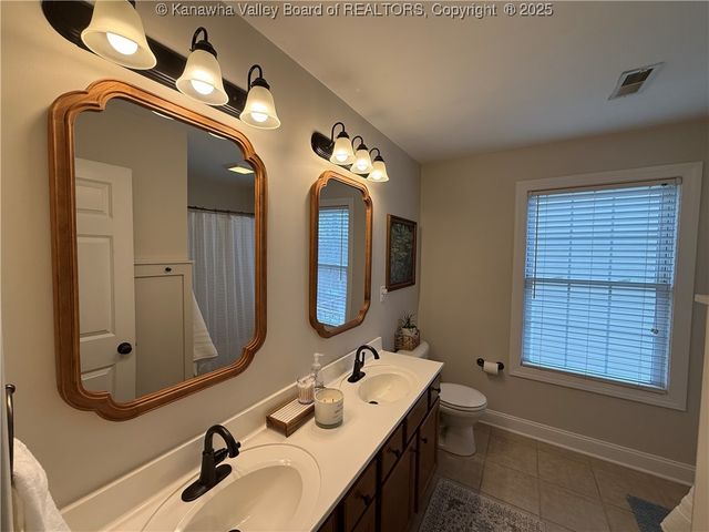 911 Suncrest Road, Charleston, WV 25303