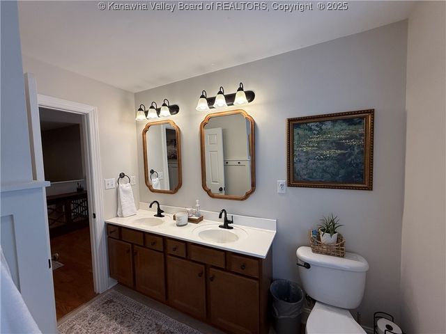 911 Suncrest Road, Charleston, WV 25303