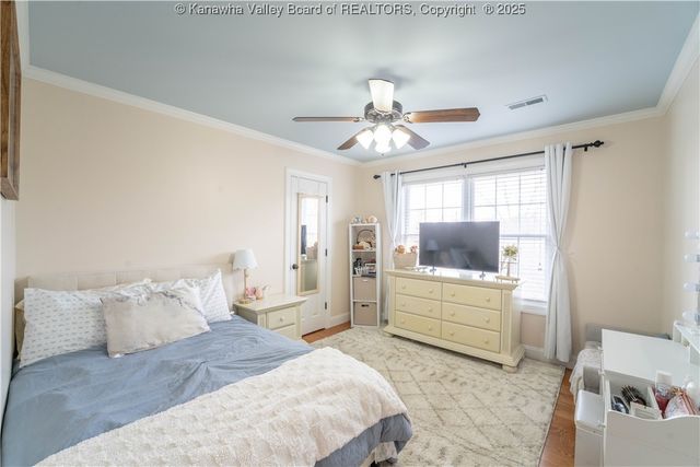 911 Suncrest Road, Charleston, WV 25303