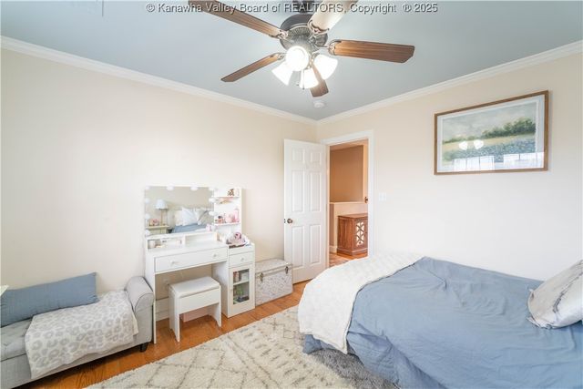 911 Suncrest Road, Charleston, WV 25303