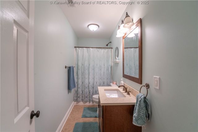 911 Suncrest Road, Charleston, WV 25303