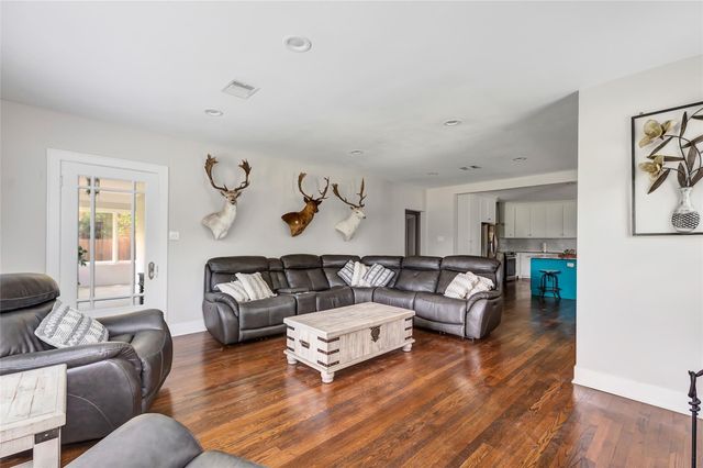 105 Wallisville Road, Liberty, TX 77575