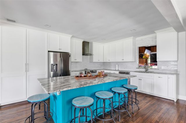 105 Wallisville Road, Liberty, TX 77575
