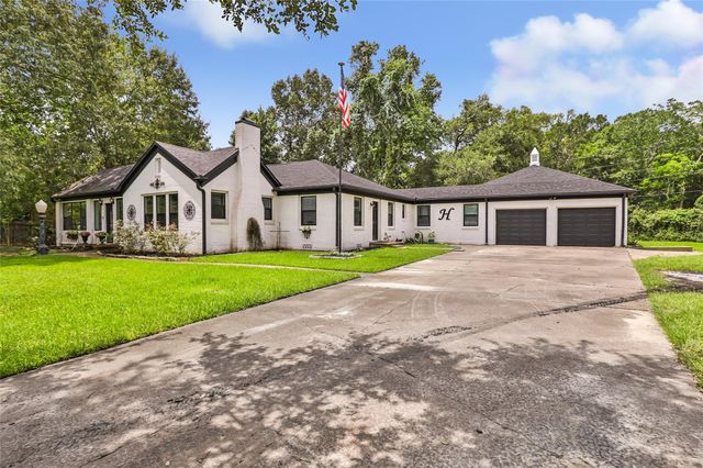 105 Wallisville Road, Liberty, TX 77575