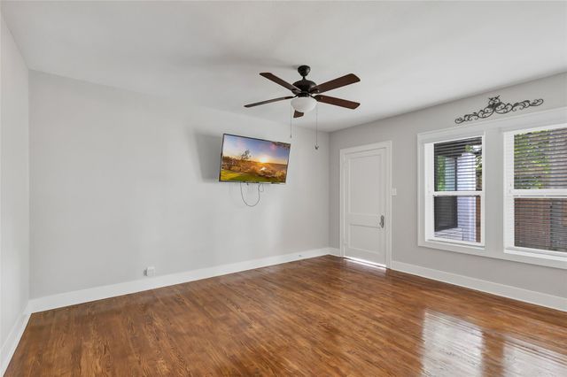 105 Wallisville Road, Liberty, TX 77575