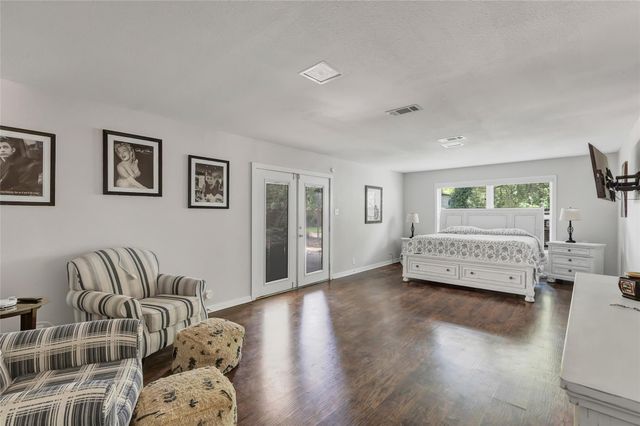 105 Wallisville Road, Liberty, TX 77575