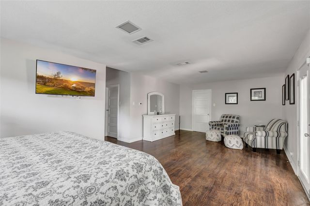 105 Wallisville Road, Liberty, TX 77575