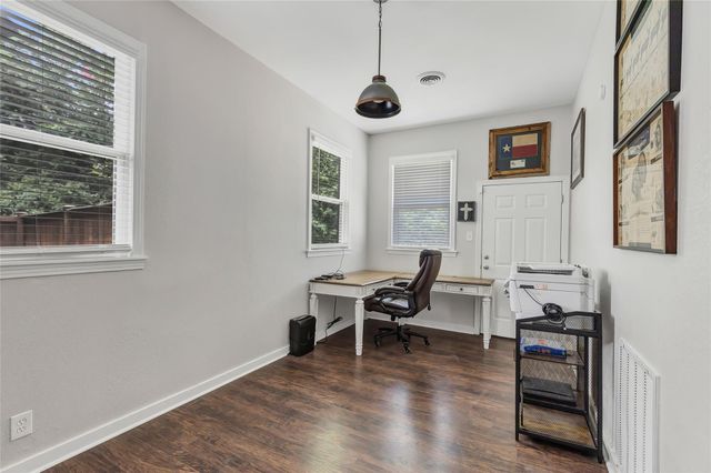 105 Wallisville Road, Liberty, TX 77575