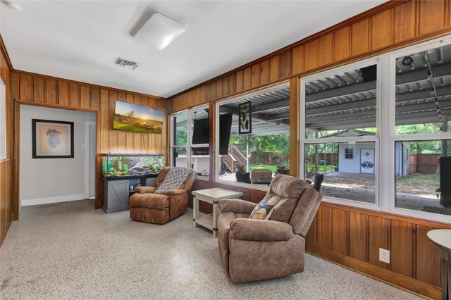 105 Wallisville Road, Liberty, TX 77575