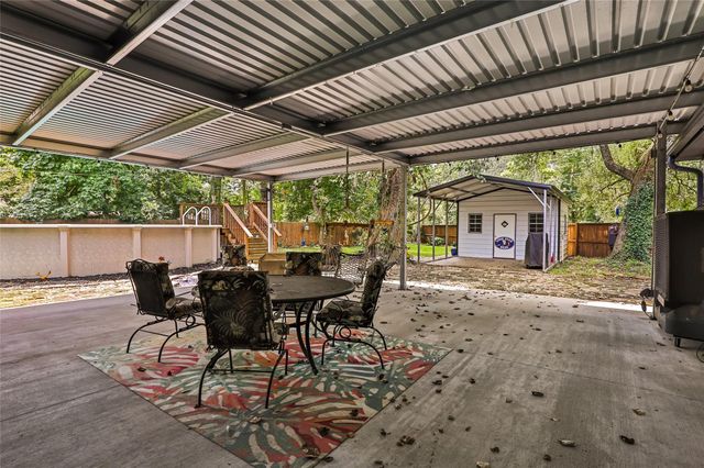 105 Wallisville Road, Liberty, TX 77575