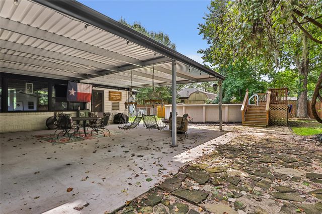 105 Wallisville Road, Liberty, TX 77575