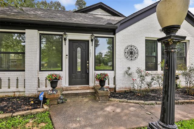 105 Wallisville Road, Liberty, TX 77575