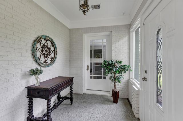 105 Wallisville Road, Liberty, TX 77575