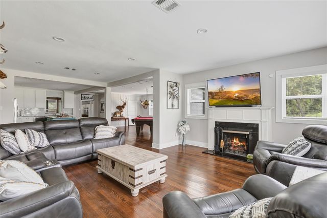105 Wallisville Road, Liberty, TX 77575