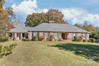 125 Great Oaks Lane, Charlotte, NC 28270