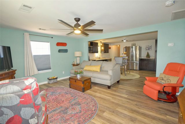 201 Water Street, Whitesboro, TX 76273