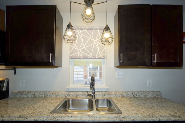 201 Water Street, Whitesboro, TX 76273