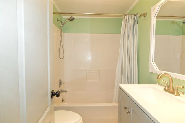 201 Water Street, Whitesboro, TX 76273