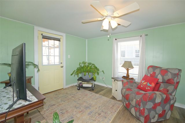 201 Water Street, Whitesboro, TX 76273