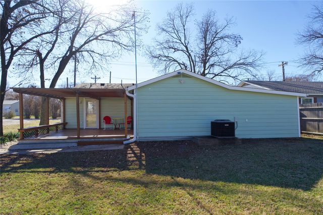 201 Water Street, Whitesboro, TX 76273