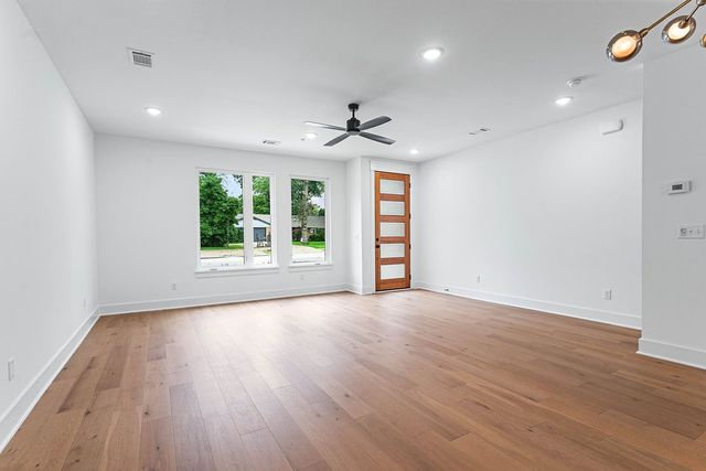 4114 W Olive Street, Rogers, AR 72756