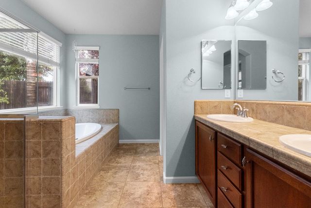 2008 Laneworth Ln, Roseville, CA 95747