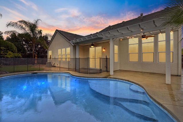 2008 Laneworth Ln, Roseville, CA 95747