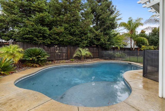 2008 Laneworth Ln, Roseville, CA 95747