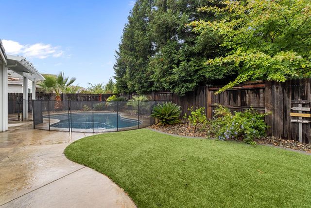 2008 Laneworth Ln, Roseville, CA 95747