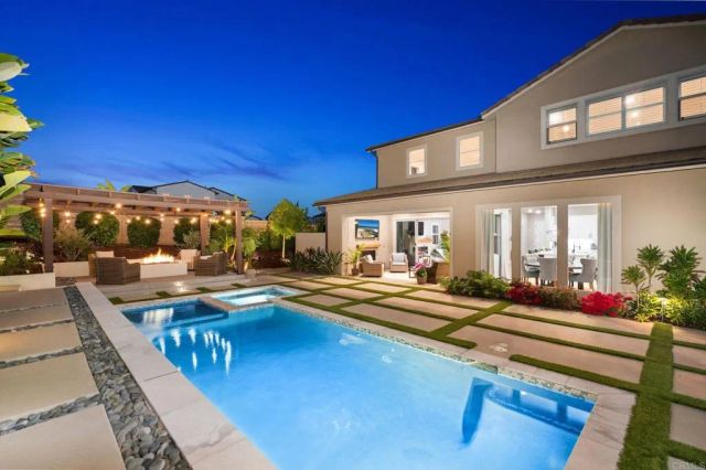 2911 Side Saddle Lane, Escondido, CA 92029