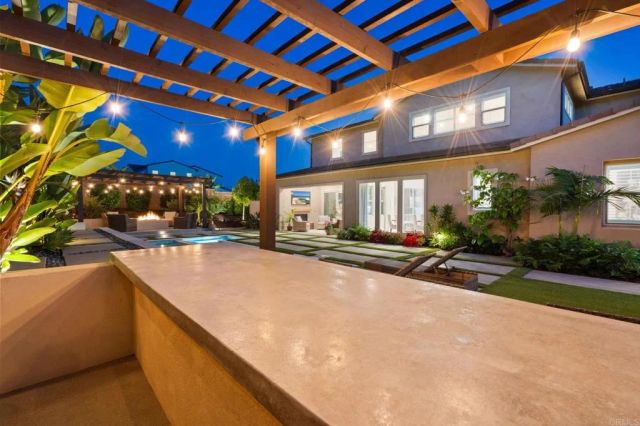 2911 Side Saddle Lane, Escondido, CA 92029