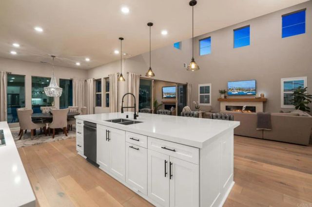 2911 Side Saddle Lane, Escondido, CA 92029