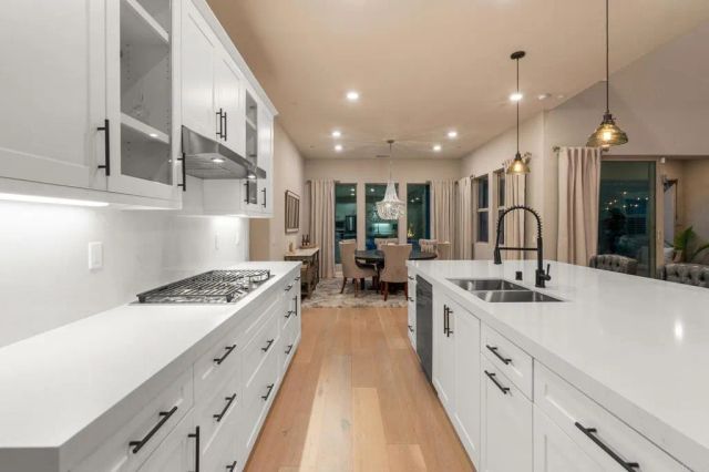 2911 Side Saddle Lane, Escondido, CA 92029