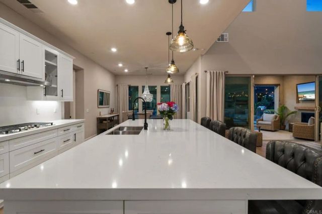 2911 Side Saddle Lane, Escondido, CA 92029