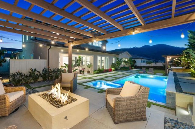 2911 Side Saddle Lane, Escondido, CA 92029