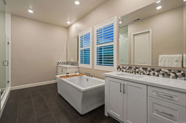 2911 Side Saddle Lane, Escondido, CA 92029
