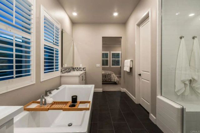2911 Side Saddle Lane, Escondido, CA 92029