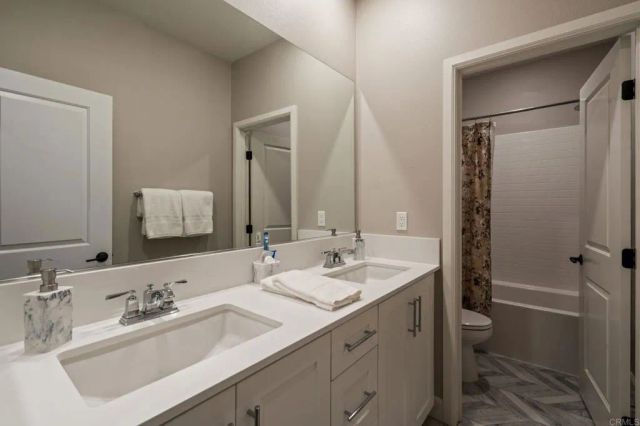 2911 Side Saddle Lane, Escondido, CA 92029