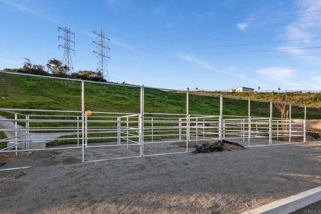2911 Side Saddle Lane, Escondido, CA 92029