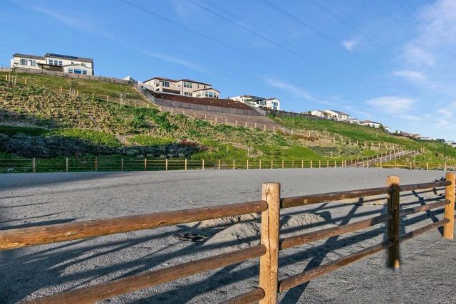 2911 Side Saddle Lane, Escondido, CA 92029