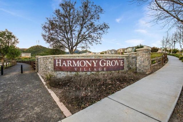 2911 Side Saddle Lane, Escondido, CA 92029