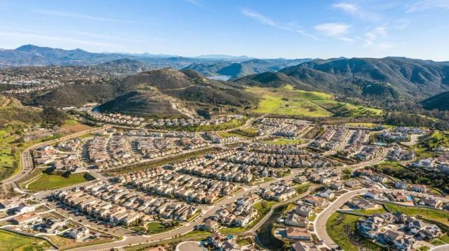 2911 Side Saddle Lane, Escondido, CA 92029