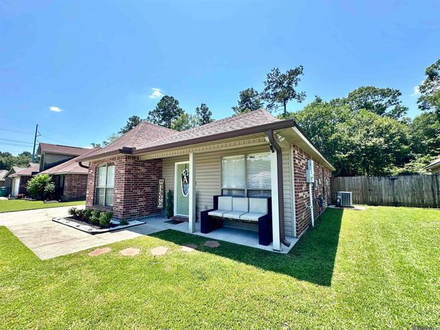 25895 Stonehenge Dr, Denham Springs, LA 70726