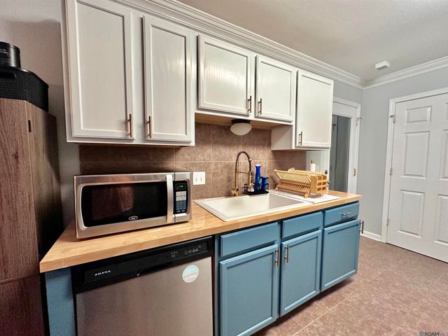 25895 Stonehenge Dr, Denham Springs, LA 70726