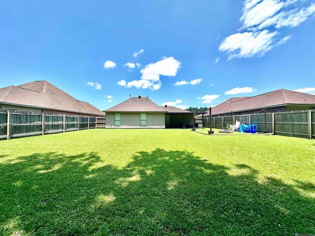 25895 Stonehenge Dr, Denham Springs, LA 70726