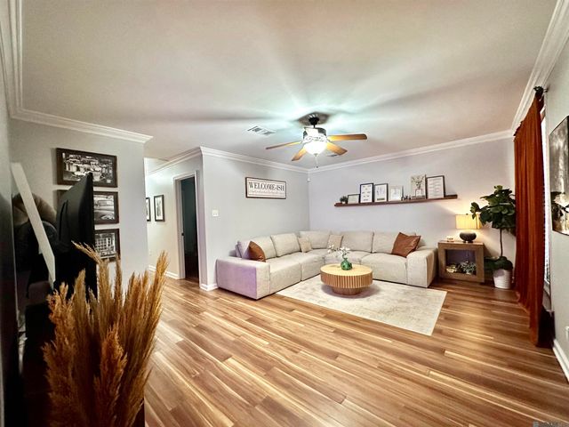 25895 Stonehenge Dr, Denham Springs, LA 70726