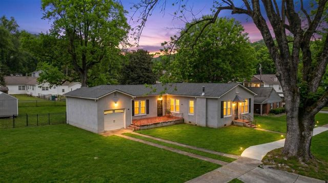 606 Holly Avenue, South Pittsburg, TN 37380