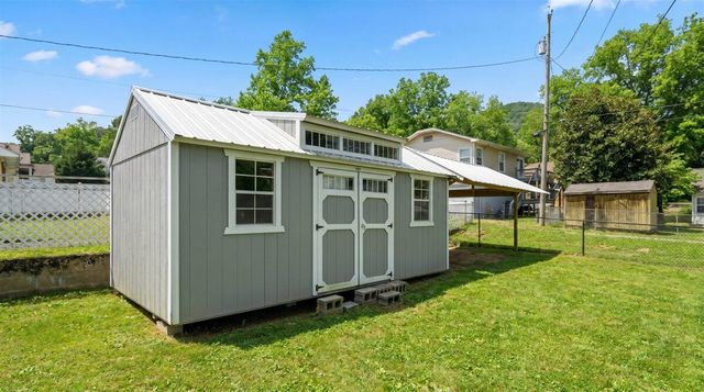 606 Holly Avenue, South Pittsburg, TN 37380
